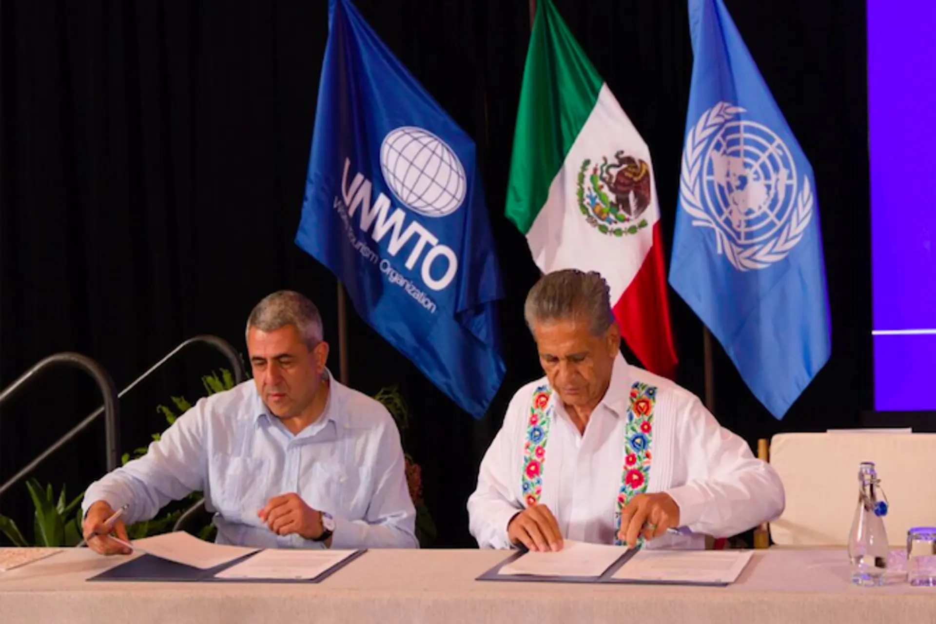 Xcaret: ONU Turismo honra a Miguel Quintana Pali por la sostenibilidad