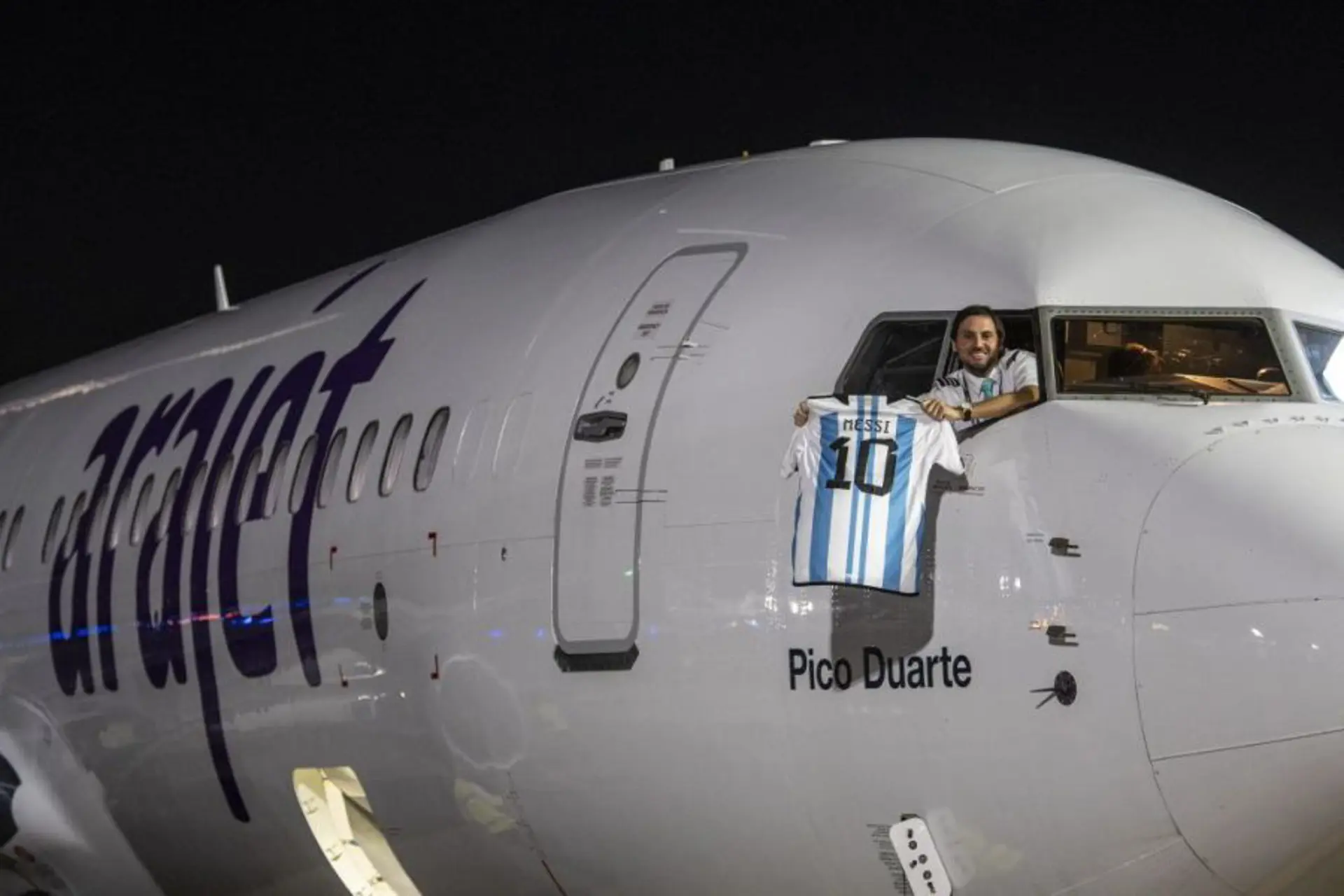 La aerolínea Dominicana de precios bajos Arajet llegó a la Argentina 