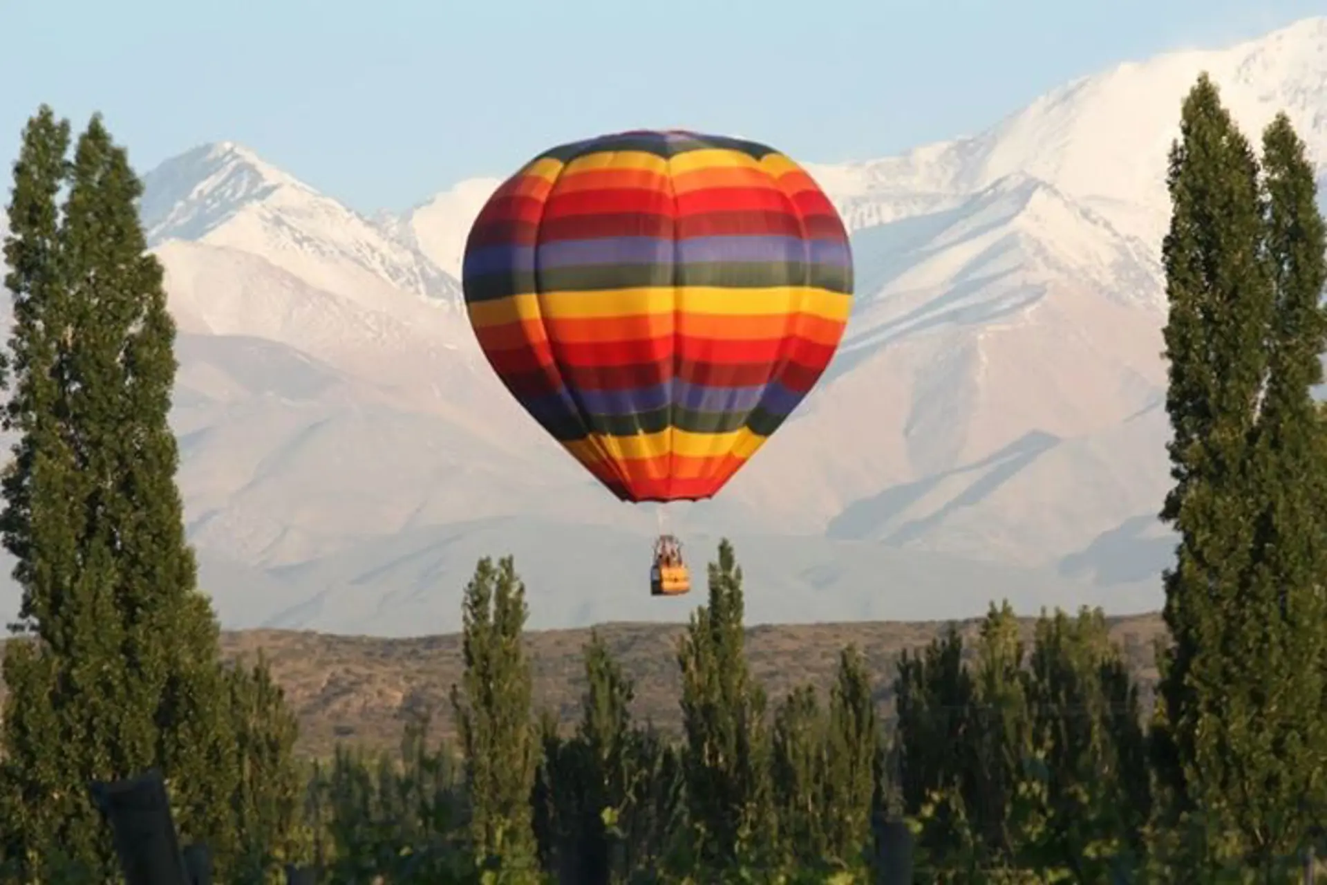 En Mendoza las bodegas apuntan al turismo de lujo con paseos exóticos