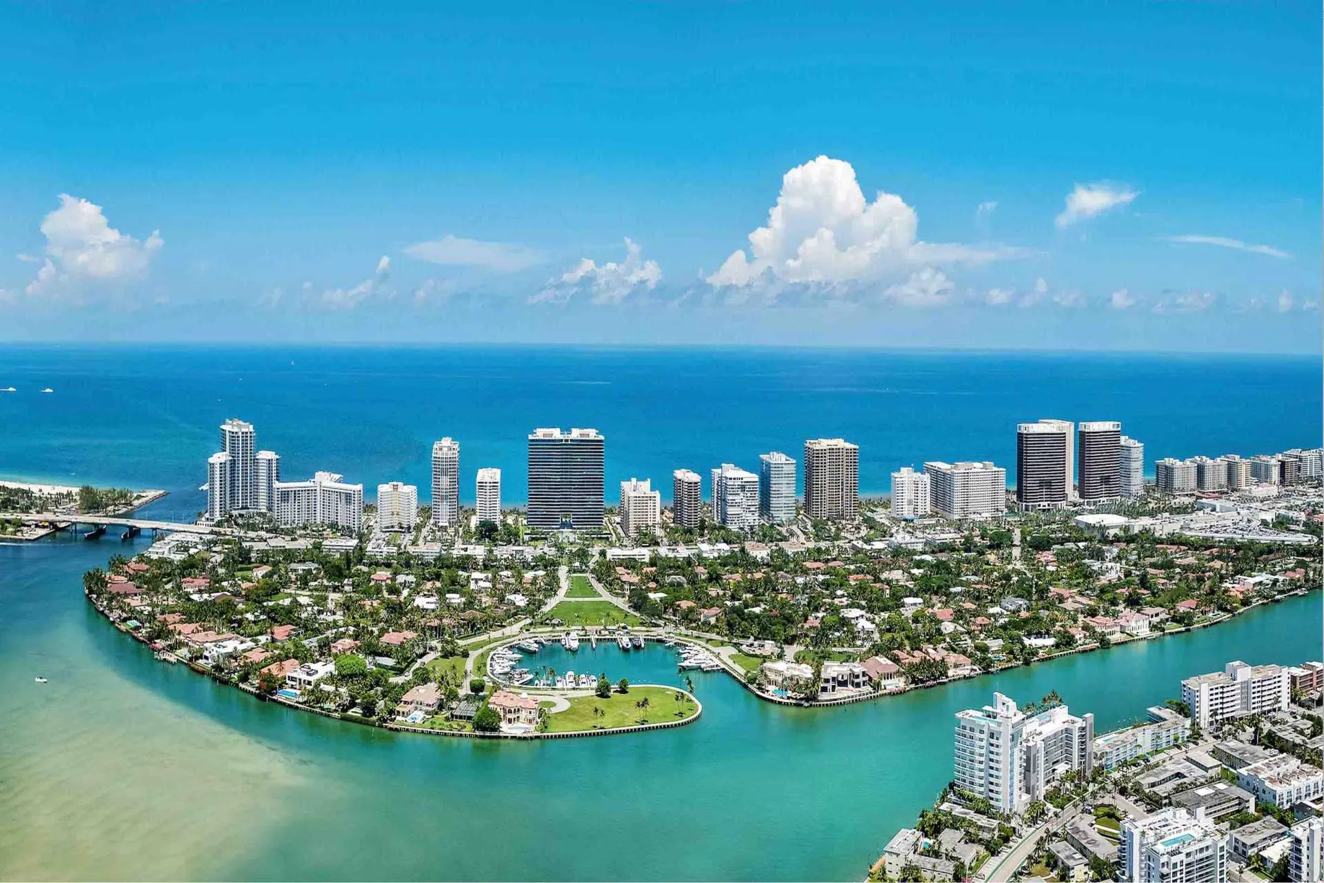 Bal Harbour, la pequeña localidad de Miami frente al mar, convertida en un sofisticado destino internacional, conmemora sus 75 años y los celebra con estilo